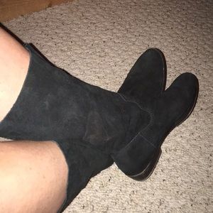 Black suede boots (Nine West)